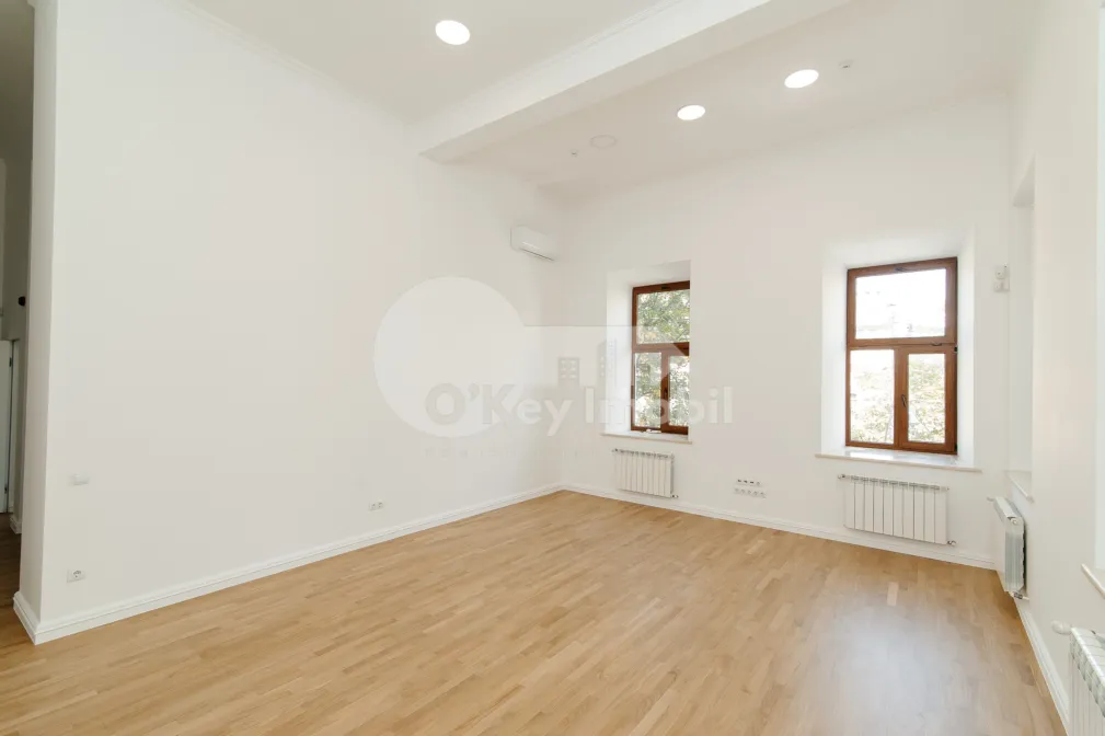 Spațiu comercial, Centru, VLAICU PÂRCĂLAB