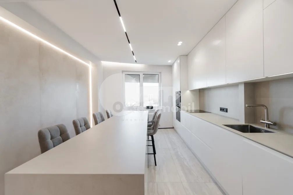 Apartament, Centru, MELESTIU