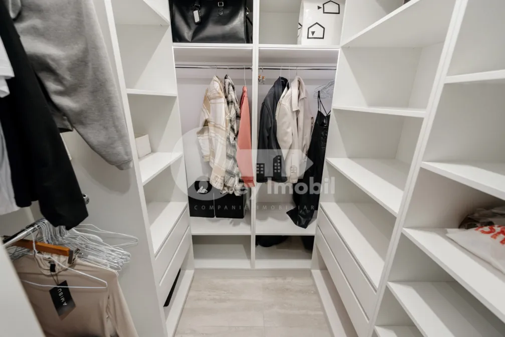 Apartament, Centru, MELESTIU