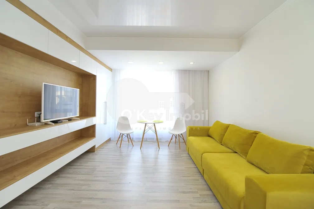Apartament, Centru, MELESTIU