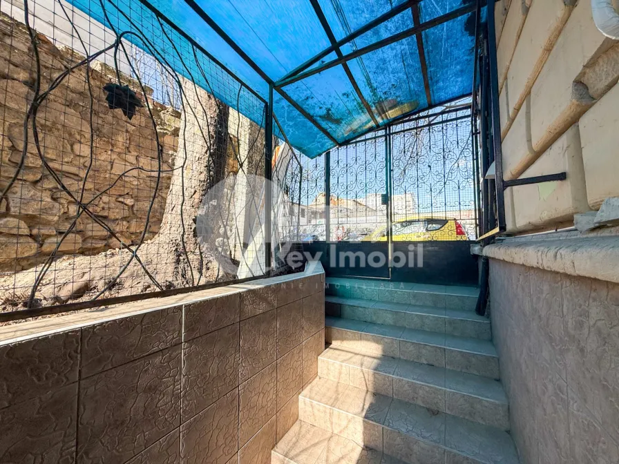 Офис, Центр, ВАСИЛЕ АЛЕКСАНДРИ