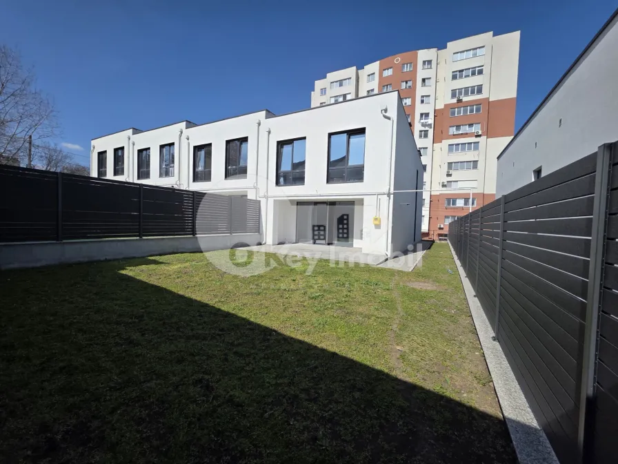 Tаунхаус, Дурлешты, КОДРИЛОР