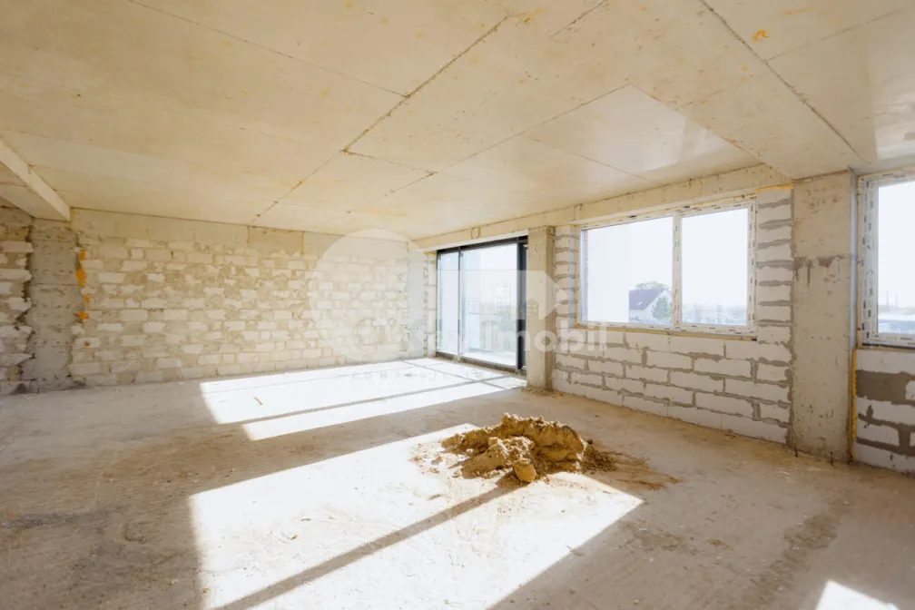 Townhouse, STĂUCENI