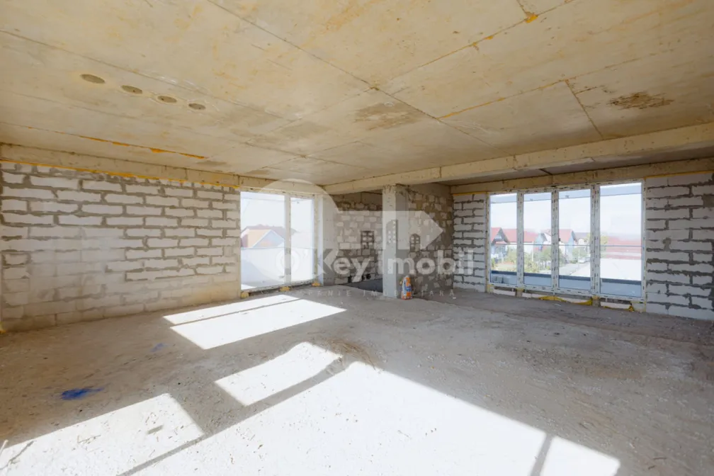 Townhouse, STĂUCENI