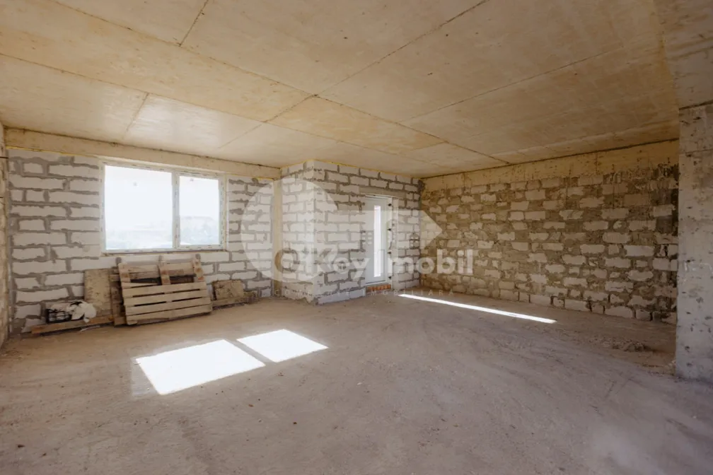 Townhouse, STĂUCENI