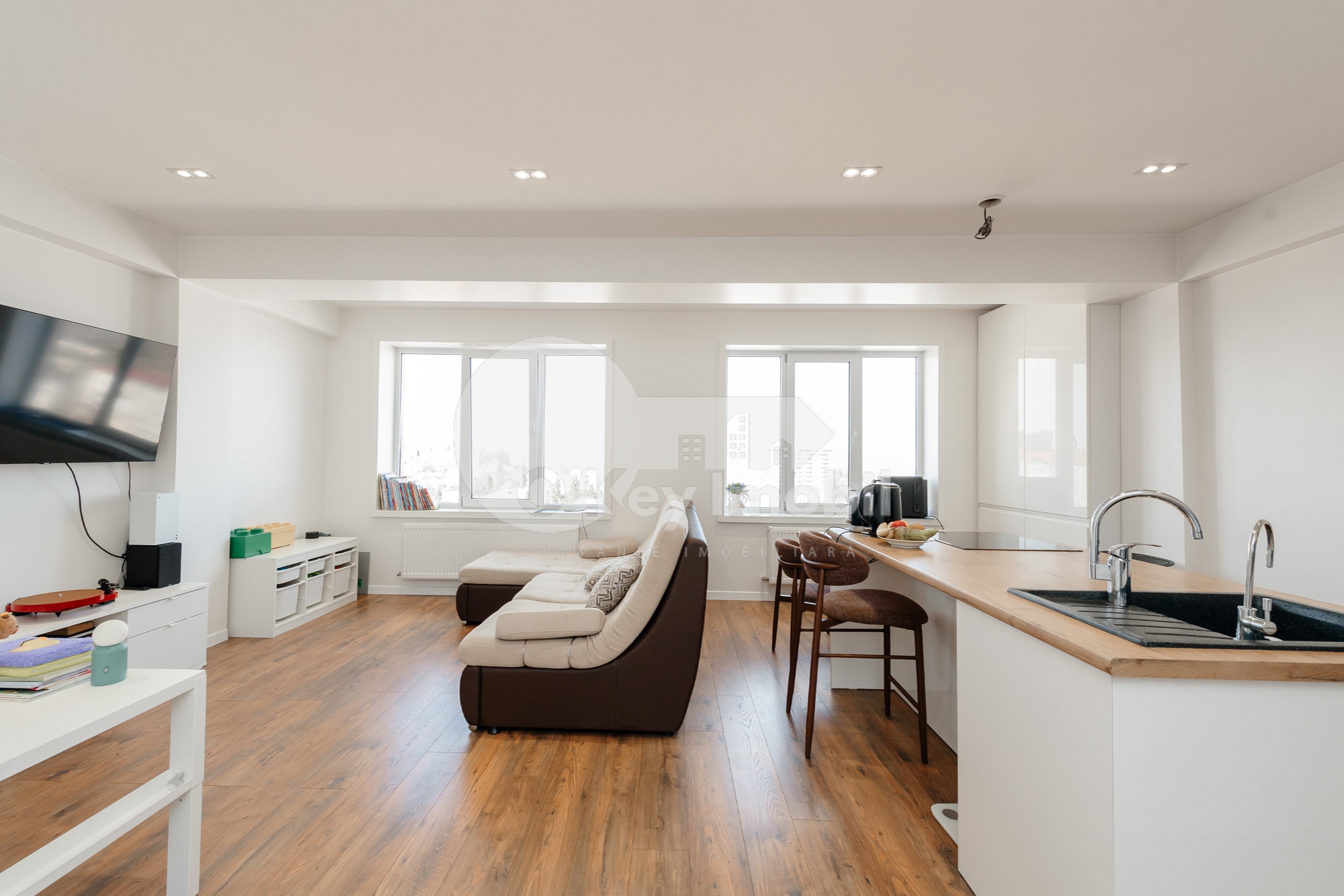 Apartament, Buiucani, GHIOCEILOR