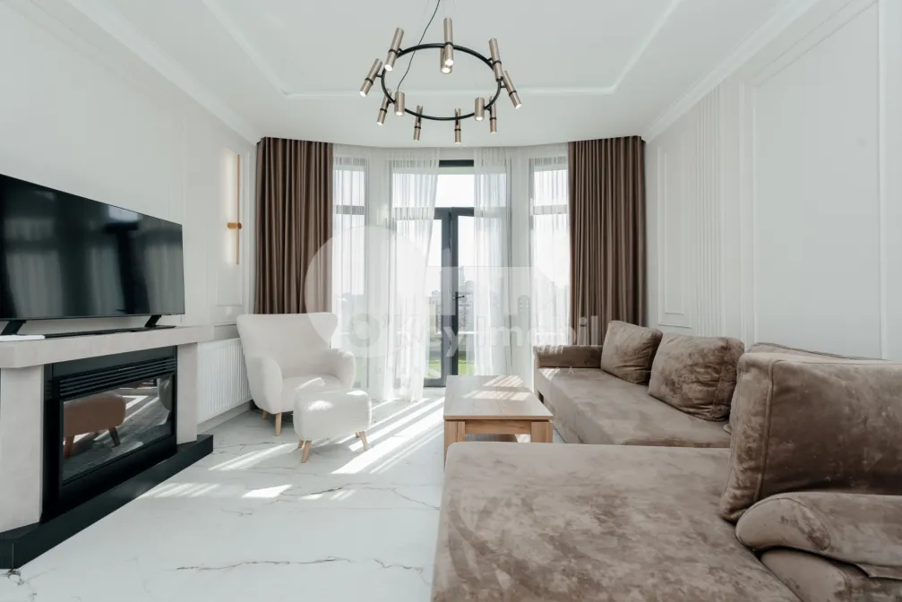 Penthouse, Centru, COLUMNA