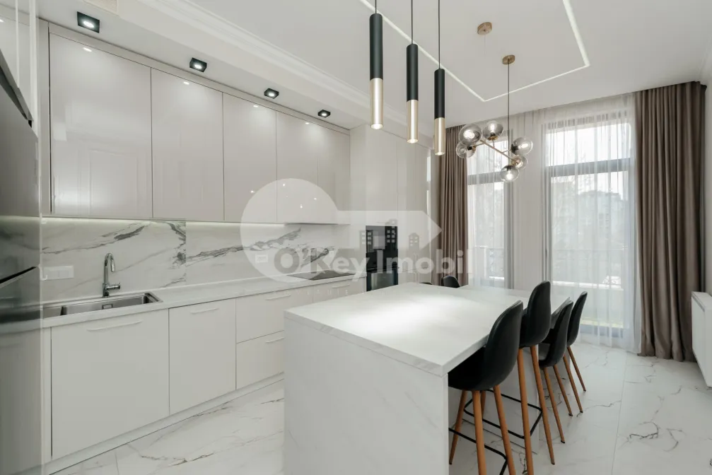 Penthouse, Centru, COLUMNA