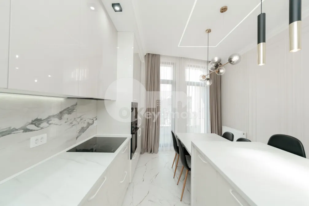 Penthouse, Centru, COLUMNA