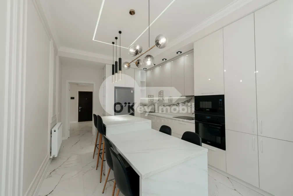 Penthouse, Centru, COLUMNA