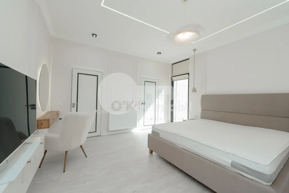 Penthouse, Centru, COLUMNA