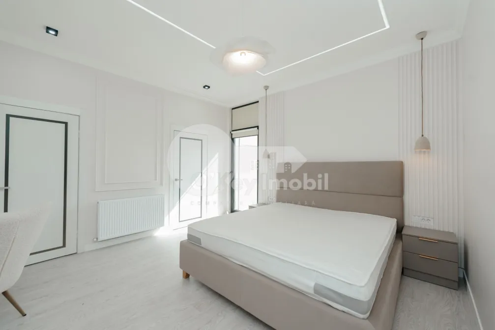 Penthouse, Centru, COLUMNA