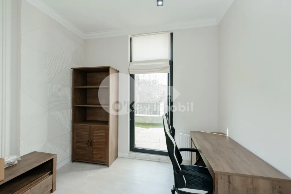 Penthouse, Centru, COLUMNA