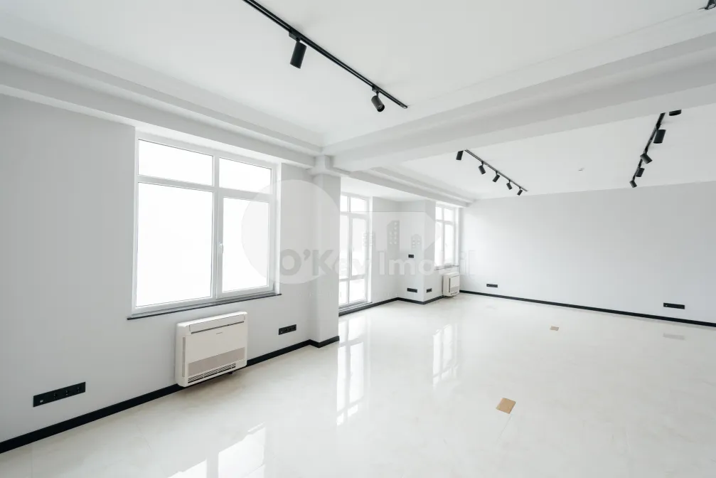 Oficiu, Centru, MIHAI EMINESCU