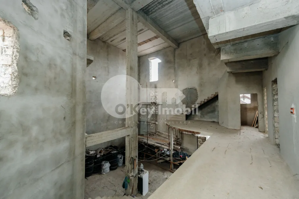 Дом, Буюканы, ИОН ЛУКА КАРАДЖАЛЕ