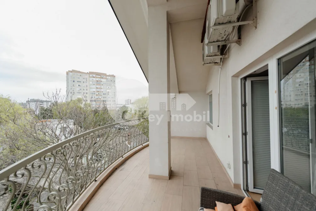 Oficiu, Centru, MOARA ROȘIE