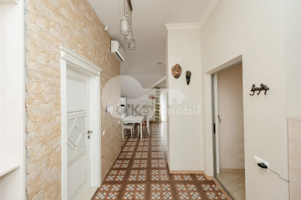 Oficiu, Centru, MOARA ROȘIE