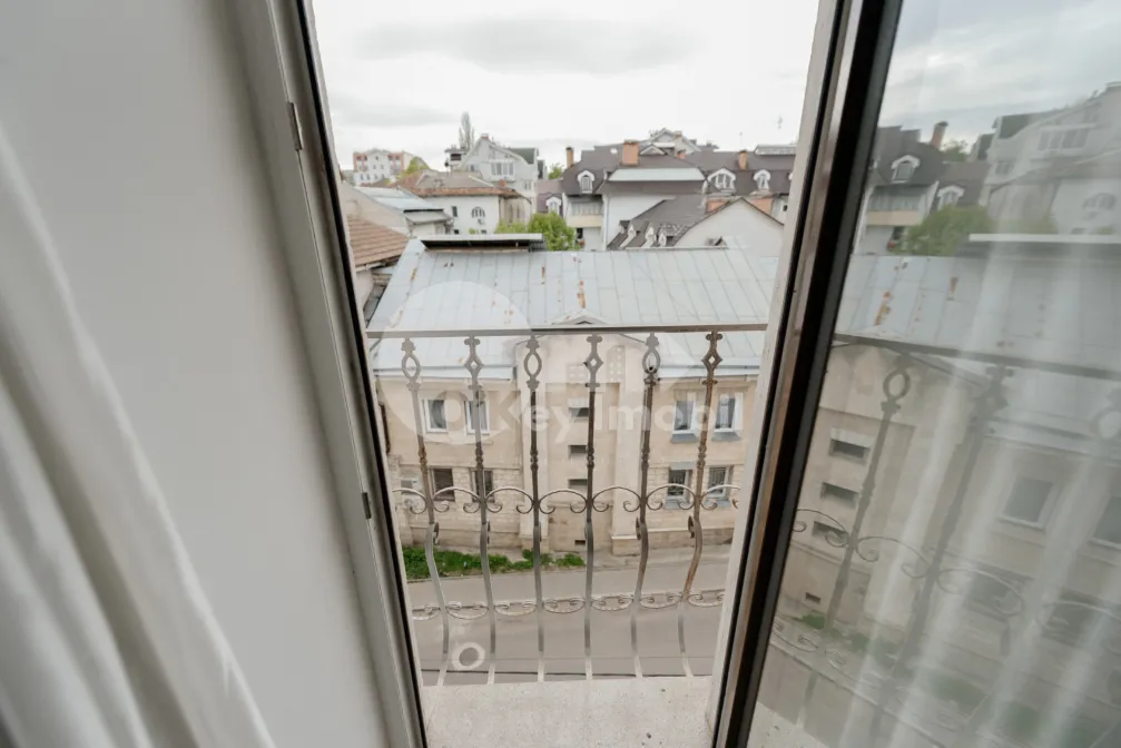 Oficiu, Centru, MOARA ROȘIE