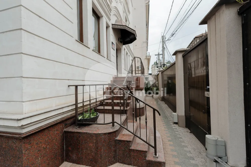 Oficiu, Centru, MOARA ROȘIE