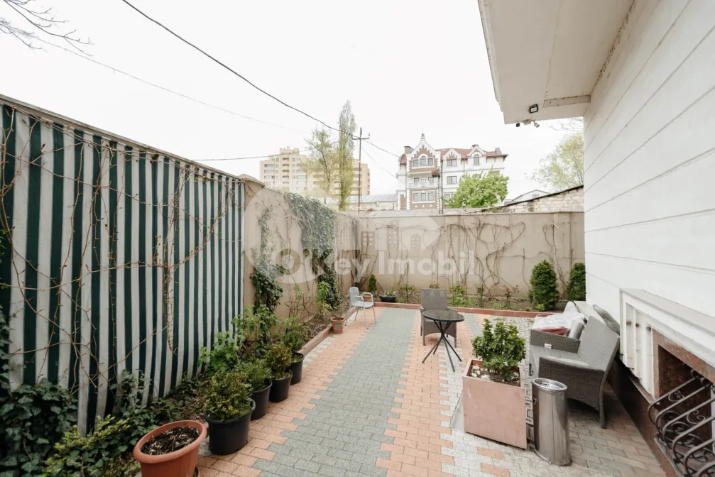 Oficiu, Centru, MOARA ROȘIE