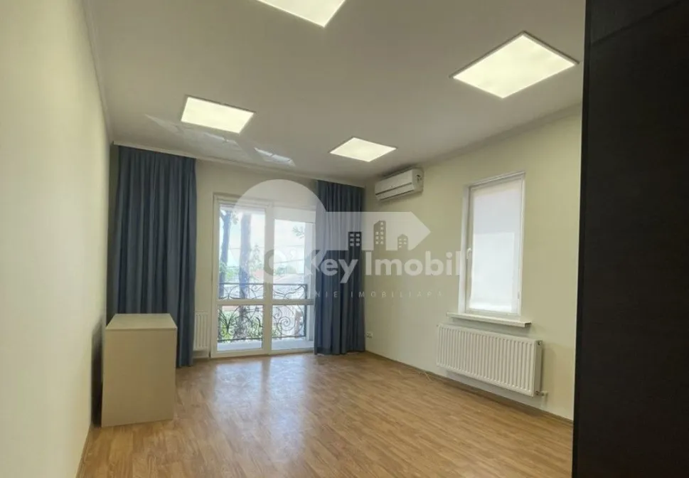 Oficiu, Centru, ALESSANDRO BERNARDAZZI