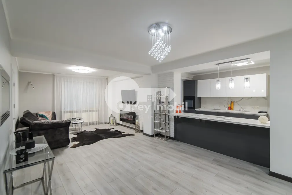 Apartament, Centru, MELESTIU