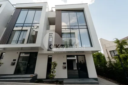 Townhouse, Telecentru, CIOCÂRLIEI