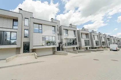 Townhouse, Botanica, PĂȘUNILOR