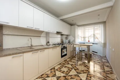 Apartament, Centru, PETRU MOVILĂ