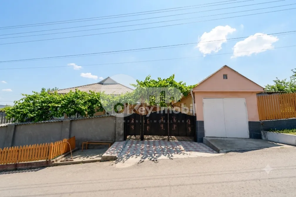 Casă, CRIULENI
