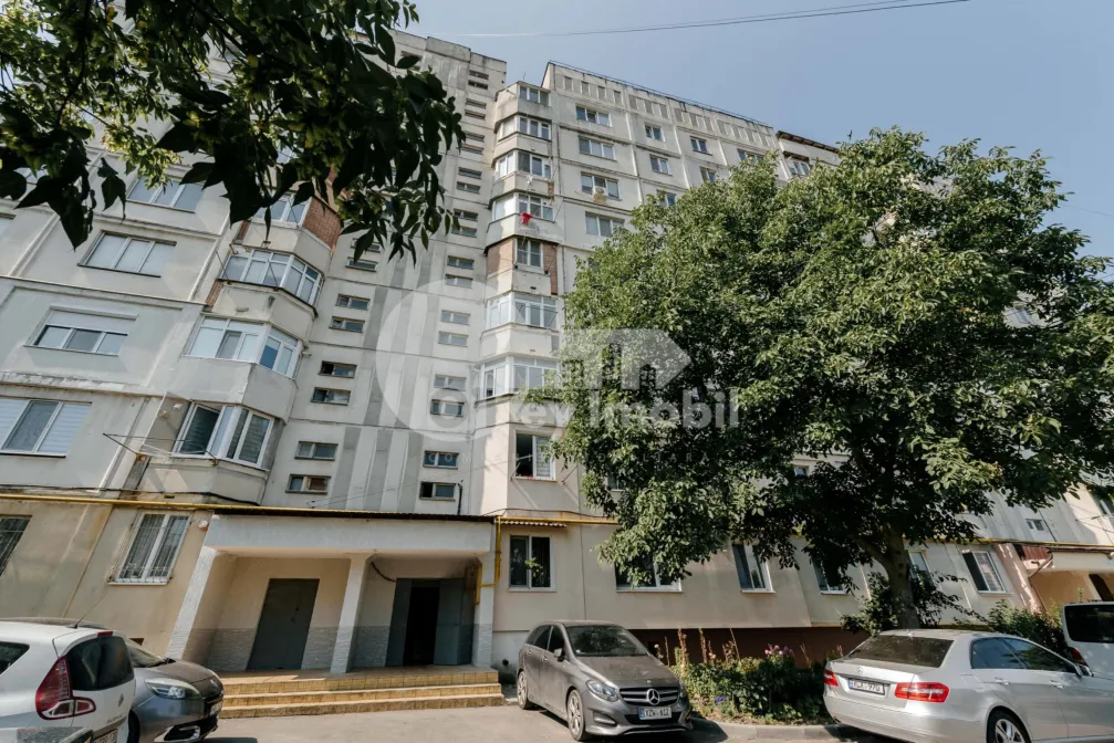 Apartament, STRĂȘENI