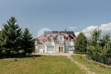 Casă, STRĂȘENI