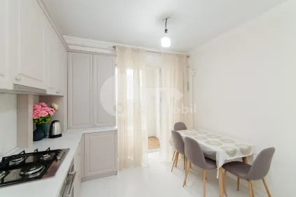 Apartament, Centru, MELESTIU