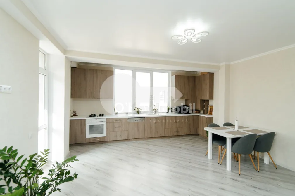 Apartament, Durlești, LIVIU DAMIAN