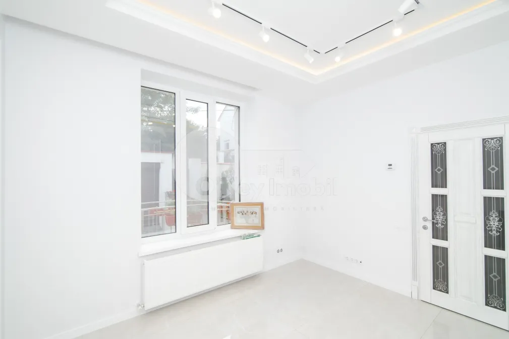 Casă, Centru, CIOCÂRLIEI