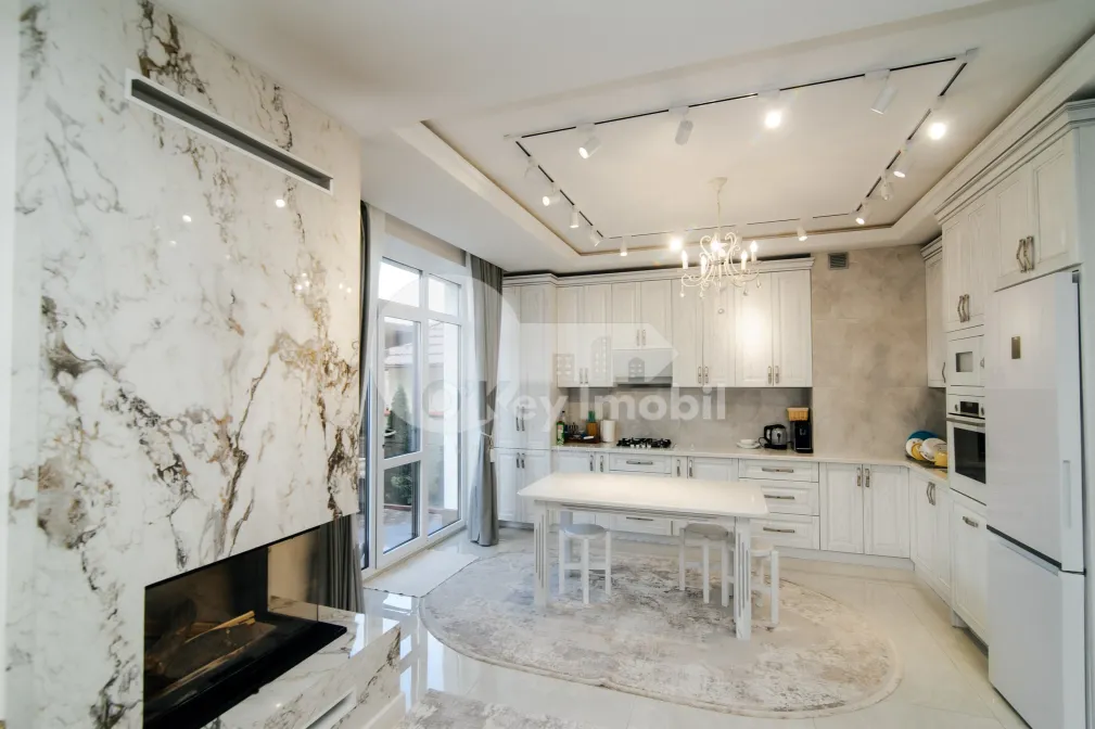 Casă, Centru, CIOCÂRLIEI