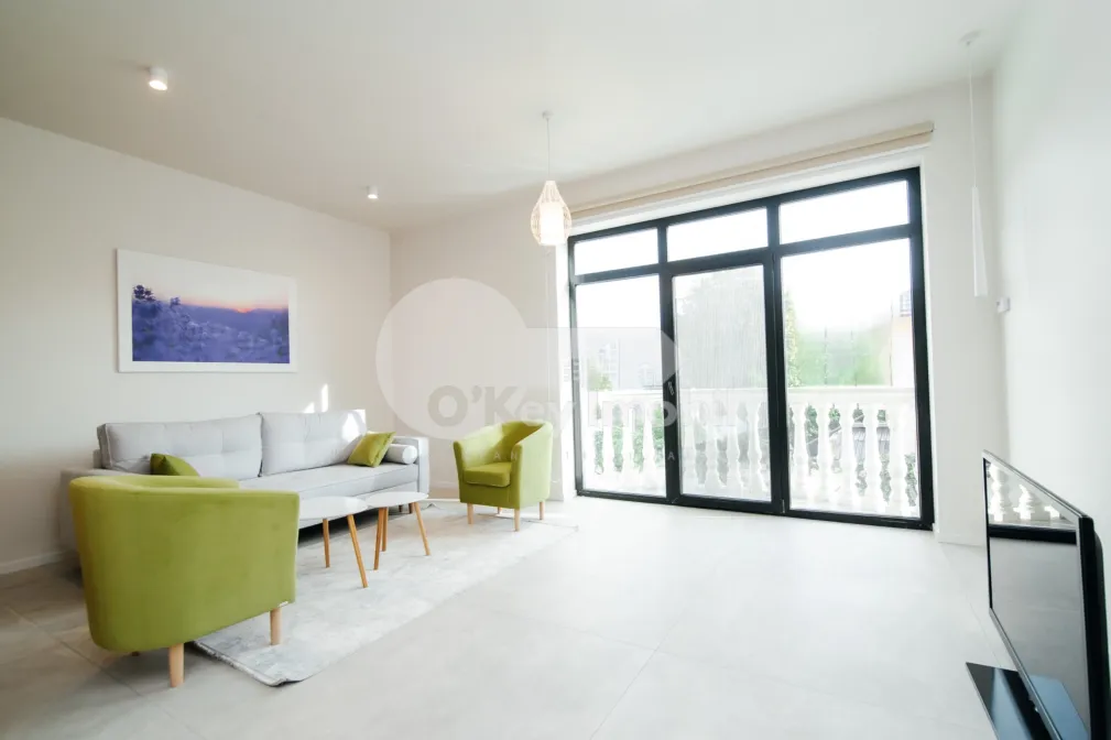 Casă, Centru, GEORGE MENIUC