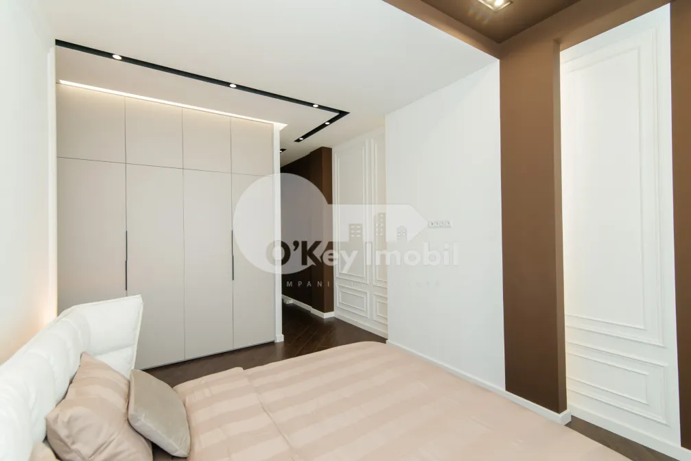 Penthouse, Centru, MELESTIU