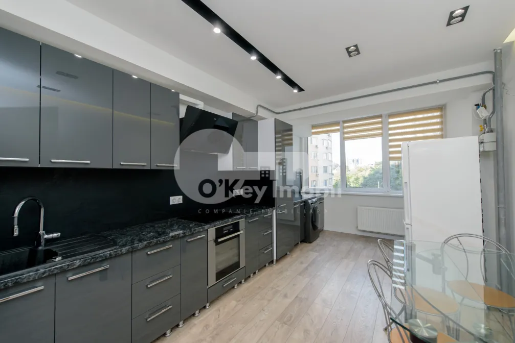 Apartament, Centru, MELESTIU
