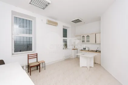 Комм. помещение, Ботаника, НИКОЛАЕ ТИТУЛЕСКУ