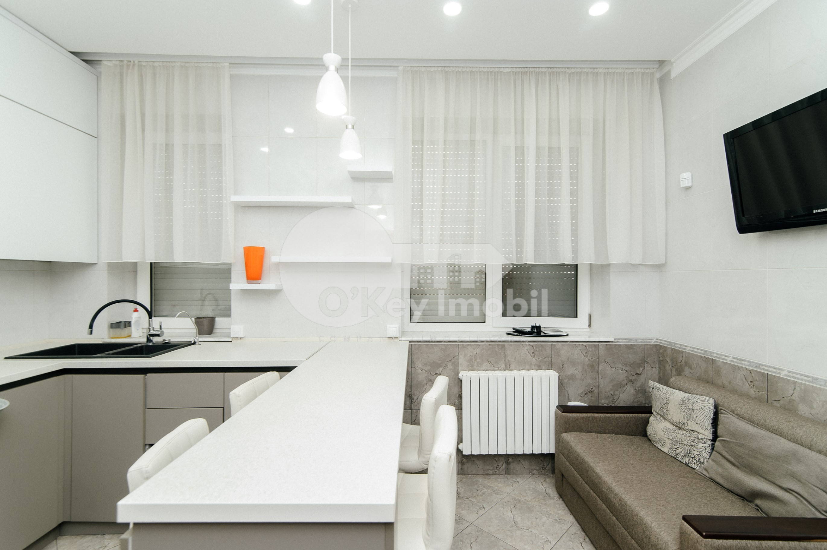 Casă, Botanica, CETATEA ALBĂ