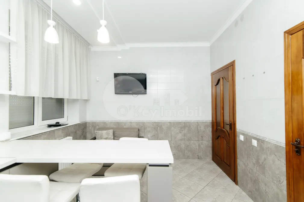 Casă, Botanica, CETATEA ALBĂ