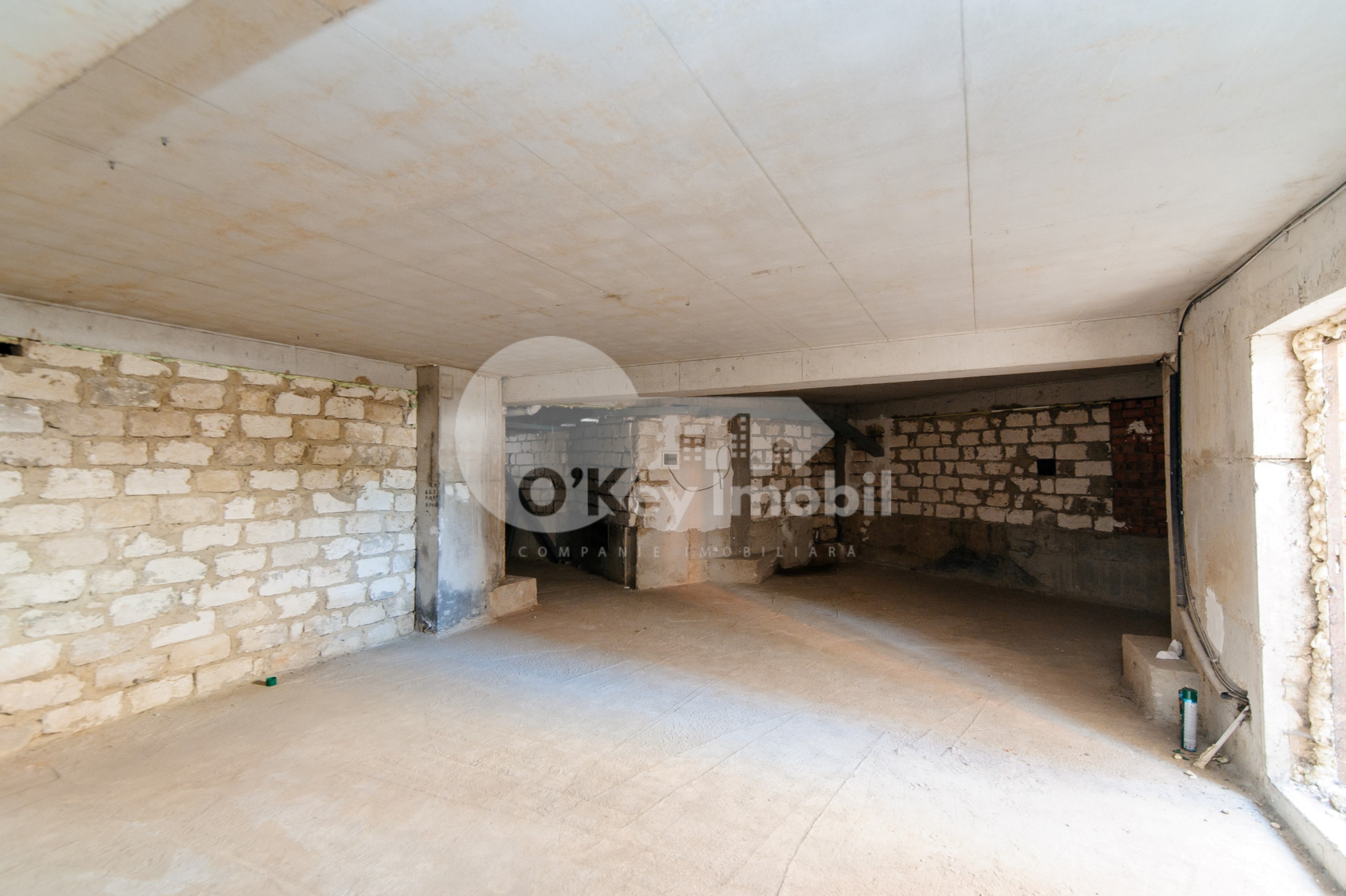 Spațiu comercial, Centru, VALEA TRANDAFIRILOR