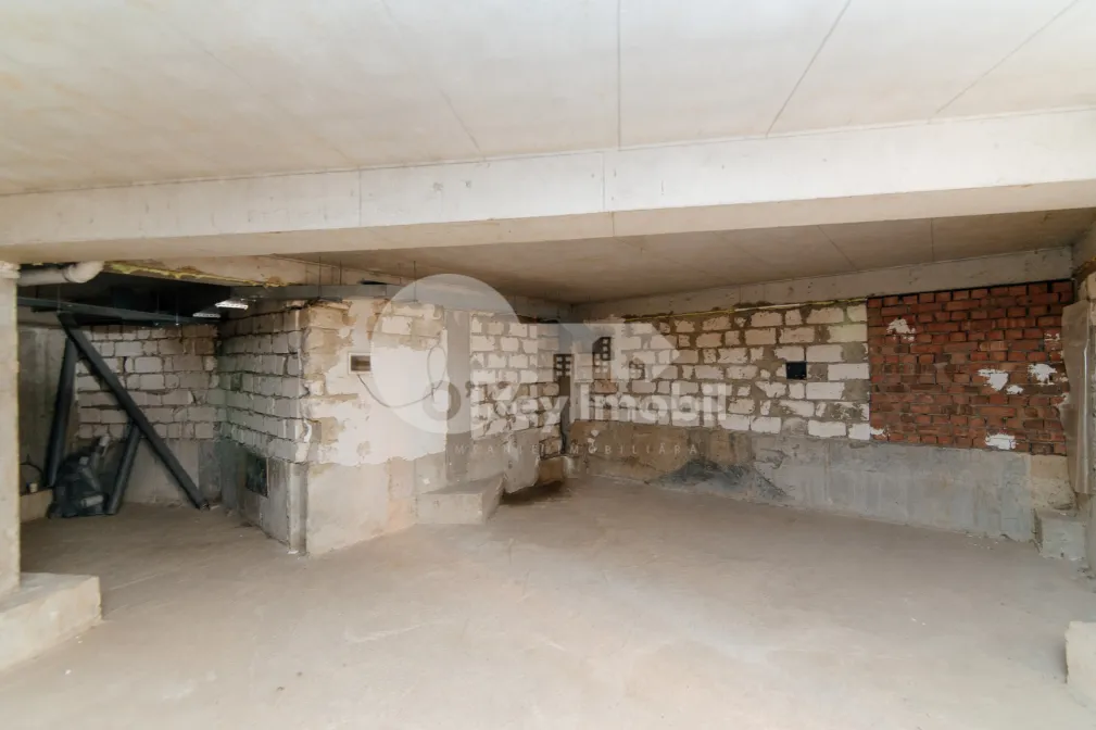 Spațiu comercial, Centru, VALEA TRANDAFIRILOR