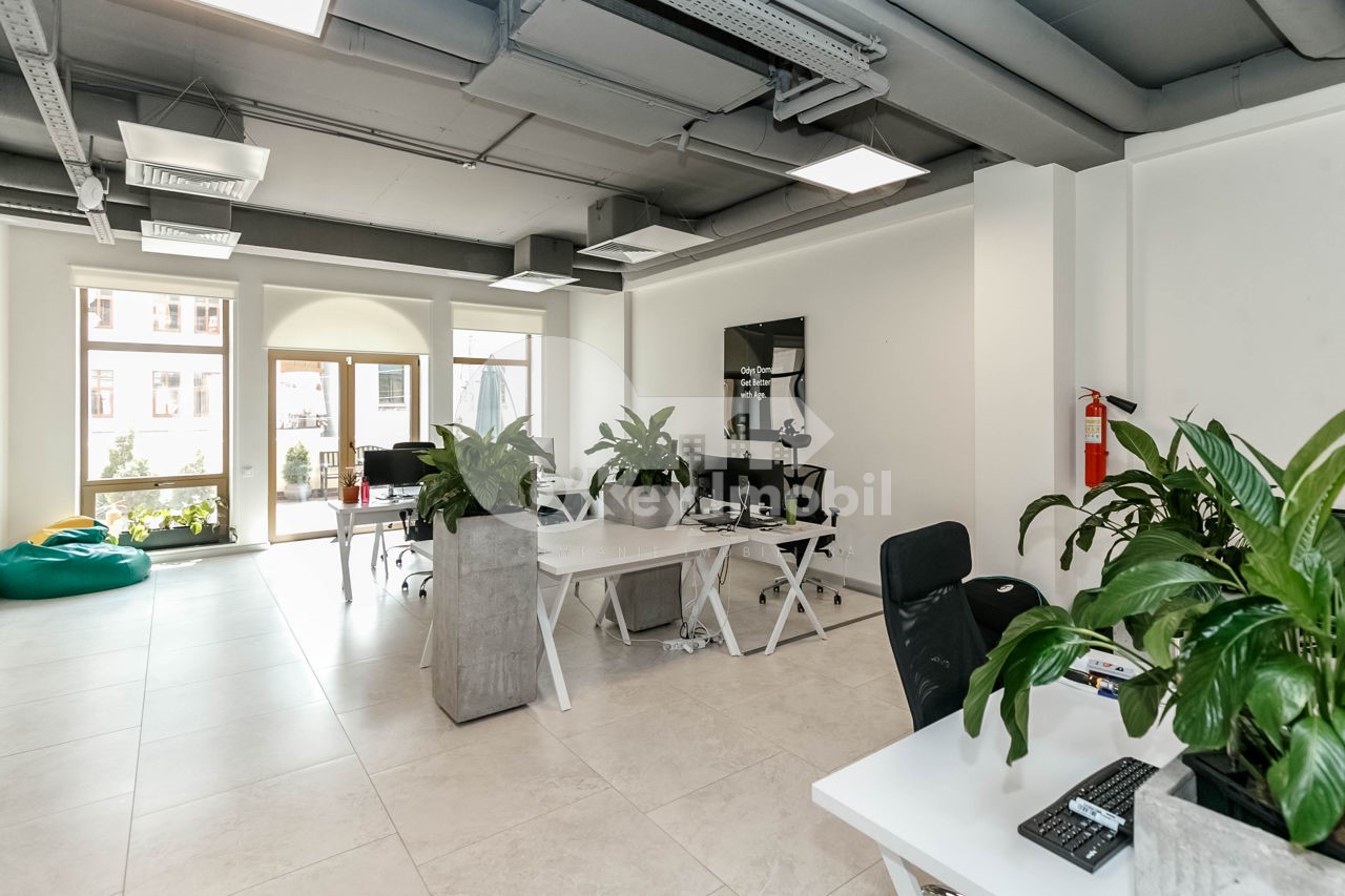 Oficiu, Centru, PETRU MOVILĂ