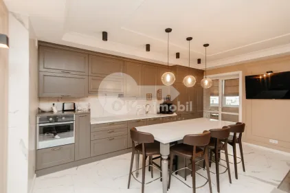 Apartament, Centru, PETRU MOVILĂ