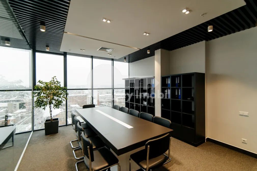 Офис, Центр, МИХАЙ ВИТЯЗУЛ