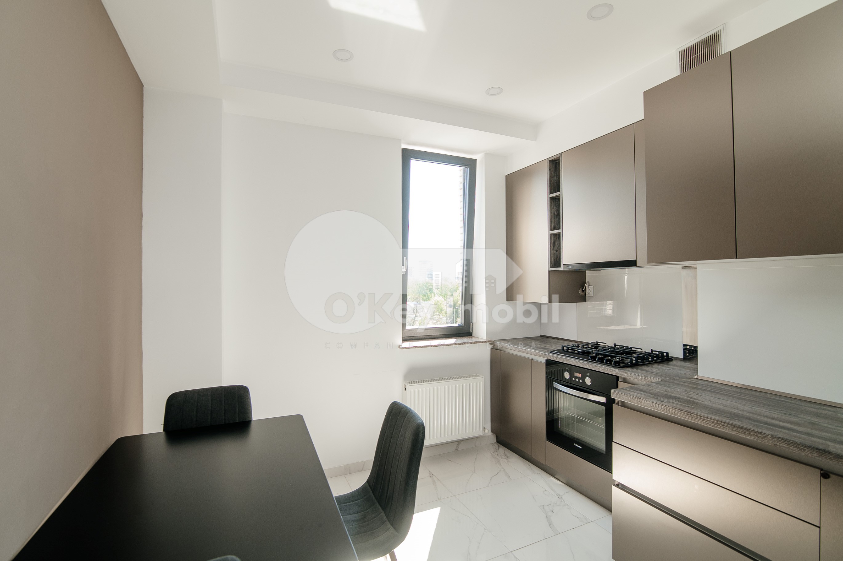 Квартира, Центр, А. МАТЕЕВИЧ