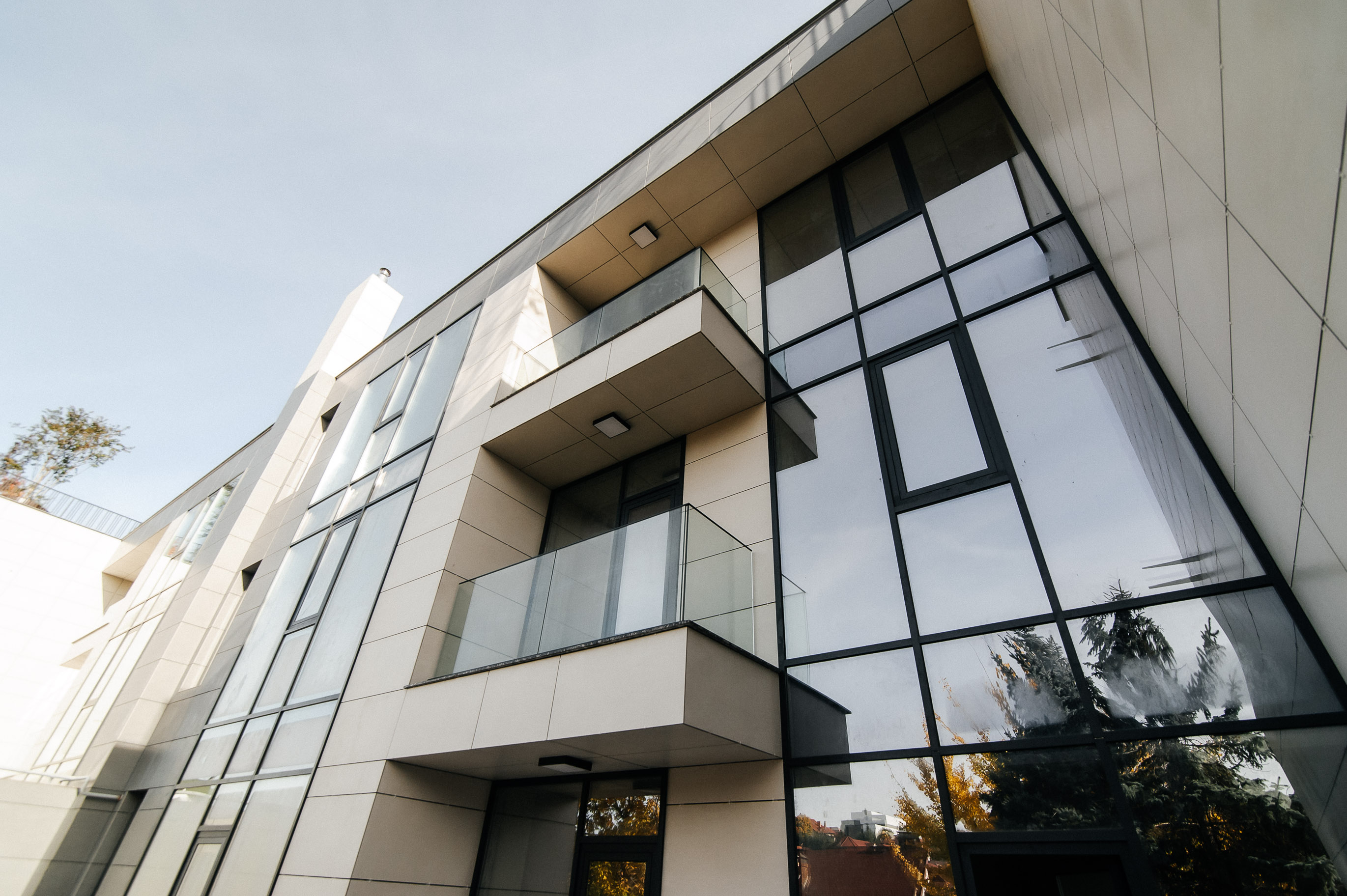 De ce sunt tot mai puține apartamente în variantă albă?